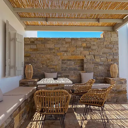 Yara * Parikia (Paros)